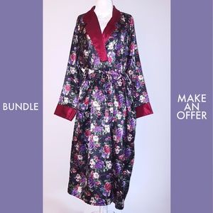Floral Vintage Silk Robe 🌺 GORGEOUS Roses Red